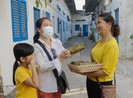 Chùm ảnh: Bánh tét nghĩa tình trong lòng hẻm nhỏ