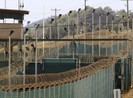 Mỹ xem xét đóng cửa nhà tù vịnh Guantanamo