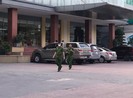 Mẹ khóc ngất khi con 5 tuổi rơi từ tầng 9 khách sạn ba sao