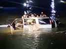 Trục vớt được xe ô tô rơi xuống sông Giăng, 5 người tử vong