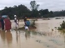 Lao xuống lũ dữ cứu người, 2 anh em mất tích