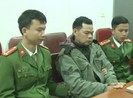 Thấy công an liền vứt 2 bánh heroin và lao xuống sông