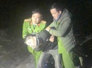 Kẻ chở 12.400 viên ma túy dùng dao chống cảnh sát