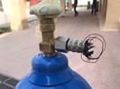 Nổ đầu nối bình ô xy tại sân bệnh viện, 1 người bị thương nặng