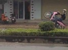 Công an đã tìm ra 1 thanh niên chạy xe máy 'bốc đầu'