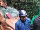 Ô tô chở cán bộ huyện lao xuống vực, 3 người thương vong