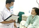 Bệnh nhân phấn khởi khi thông tuyến tỉnh BHYT