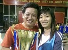 Cầu thủ nghèo tặng sữa, mì gói cho ông Đoàn Ngọc Hải