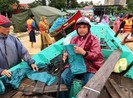 Hỏa tốc hỗ trợ, xem xét miễn giảm lãi vay... cho dân vùng lũ