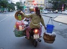 Những kiểu chở hàng chỉ có ở Việt Nam dưới mắt người nước ngoài