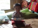 Câu chuyện nghiệt ngã về đứa trẻ bị bỏ trong hang đá vì lời đồn “ma rừng”