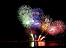 TP.HCM bắn pháo hoa kiểu mới đón chào năm mới 2015