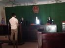 Ca sĩ tông cảnh sát giao thông rồi bỏ chạy