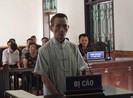 Bảo vệ trường 73 tuổi hiếp dâm bé gái trong nhà vệ sinh