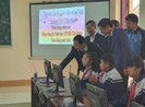 EVNHCMC trao 100 bộ máy tính cho các trường học ở Quảng Bình