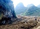 Cứu hộ huy động tối đa phương tiện để cứu 2 phu vàng