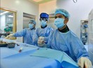 Cứu cháu gái 10 tuổi đột quỵ xuất huyết não khi đang ngồi học