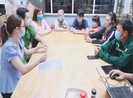 Bé trai bị bỏ rơi sau 2 ngày lọt lòng được cha mẹ tới nhận