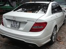 Siêu mẫu Thanh Hằng mở cửa xe hơi gây tai nạn?