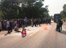 2 con khóc ngất bên thi thể người mẹ sau tai nạn ở Đà Nẵng