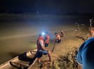 Dầm mưa lớn suốt đêm tìm thi thể nam sinh lớp 9 ở Đà Nẵng