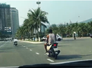 Phạt người nước ngoài chạy xe không bằng lái, mũ bảo hiểm