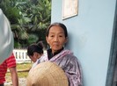 Mừng như người nghèo lần đầu được nhận cứu trợ