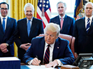 COVID-19: Gói giải cứu lịch sử 2.200 tỉ đô ông Trump ký có gì?