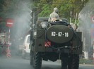 Xe quân đội phun khử trùng nhiều tuyến phố Hải Phòng