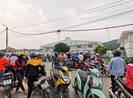 Hàng trăm công nhân may ngừng việc tập thể đòi quyền lợi