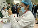 Tiêm thử vaccine COVID-19: Sẵn sàng cho trường hợp xấu nhất