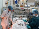 Hôn mê sâu sau 9 ngày uống rượu liên tục