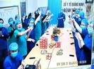 Giao thừa đặc biệt của Bộ trưởng và những 'chiến sĩ áo trắng'