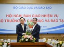Nguyên bộ trưởng Bộ GD&ĐT Phùng Xuân Nhạ bàn giao nhiệm vụ