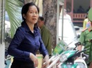 Nữ nhân viên giả chữ ký sếp buôn lậu hàng cấm