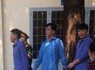 Rủ người mất chân trộm máy biến thế trên cao