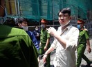 Giữ 1 tờ tiền giả làm kỷ niệm, thanh niên bị thêm tội