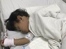 Hé lộ lý do mẹ ép con cùng uống thuốc diệt cỏ