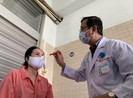 2 lần được ghép giác mạc, lần đầu ở Mỹ, lần sau ở Việt Nam