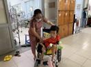 Giao thừa không pháo hoa của hai mẹ con ở viện nhiều hơn nhà