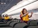 Hành khách tự ý tháo áo phao trên máy bay bị phạt 2 triệu đồng
