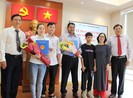 Niềm vui của 2 người vừa nhập quốc tịch Việt Nam