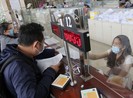 Người dân nhắc nhau đi đóng tiền sử dụng đất