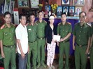 Vợ nạn nhân vụ Thủy điện Rào Trăng 3 nhận lại tiền bị lừa