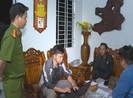 Thuê người cảnh giới để mở sòng bạc trong nhà