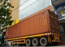 Khách sạn ở Đà Nẵng thuê container về chống bão số 9