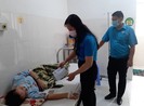 60 công nhân nhập viện cấp cứu sau bữa trưa tại công ty