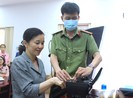 Cấp CCCD có gắn chip cho người dân và cán bộ quận Bình Tân