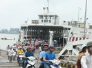 Nguy cơ chìm phà Vàm Cống ở TP.HCM