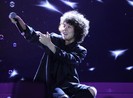 Ca sĩ 'Vì tôi còn sống' thắng lớn tại Zing Music Awards 2015